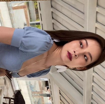 热裤美女的大长腿视频,高清2V版,容量5.42G,百度云分享