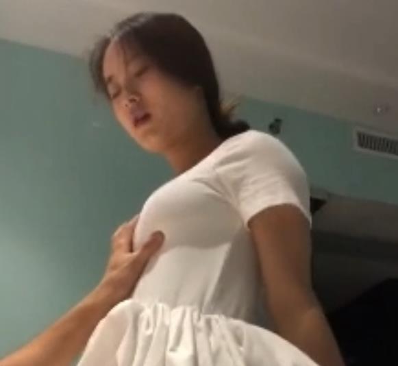极美反差婊:稚嫩清纯系小妹子
