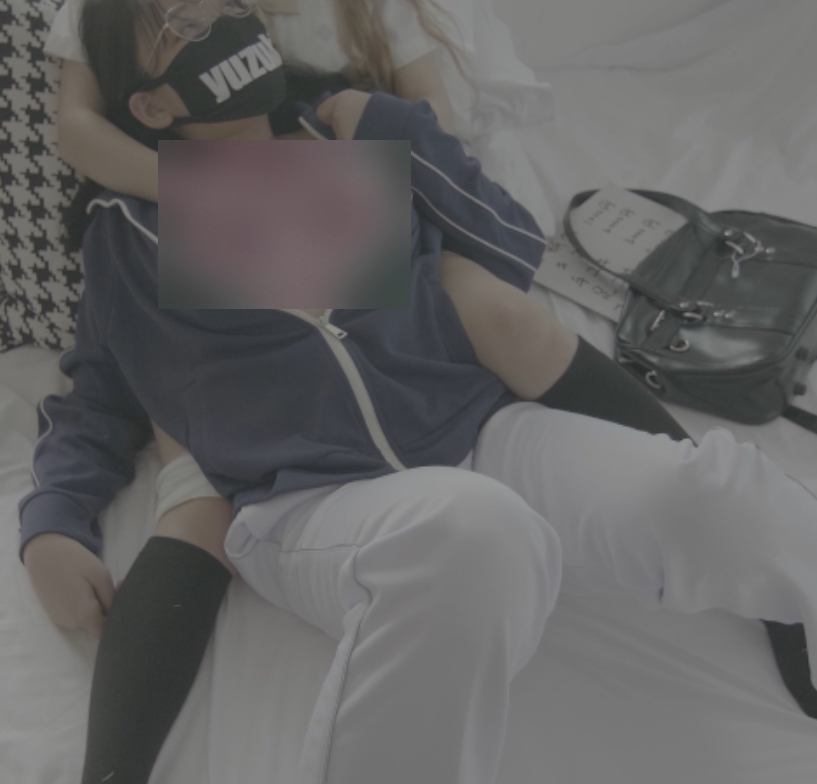 拥有大罩杯学霸、写作业、强上等关键信息,还展现了纯情、百合等元素,让人回味无穷。快来一起看看这部名为“大罩杯学霸写作业时被强上,纯情百合”的精彩视频吧!