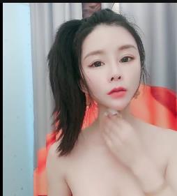 瑜伽女神艾老师自拍视频,性感妩媚,时长3分50秒