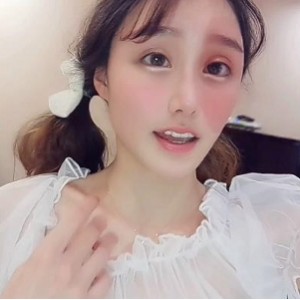 美貌与身材完美结合，用嘴展现独特魅力，5V-544M短视频精选
