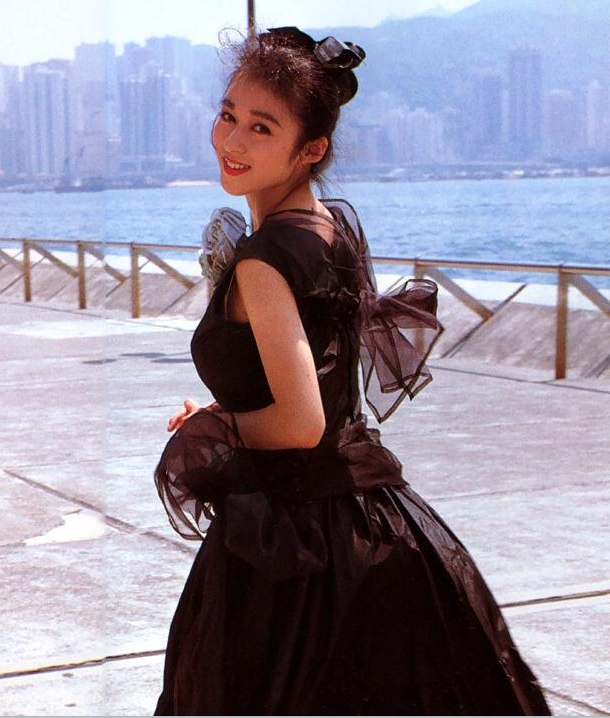 港风美女青山知可子:90年代乐趣自行打包