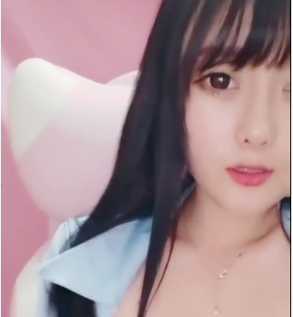 《软软小湿妹》私人订制合集:童颜网红的多彩生活大小揭秘