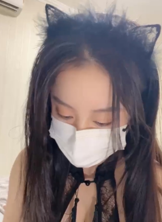 00后小姐姐:漂亮馒头女神的柔软酥球视频集,闷骚感觉打包百度盘