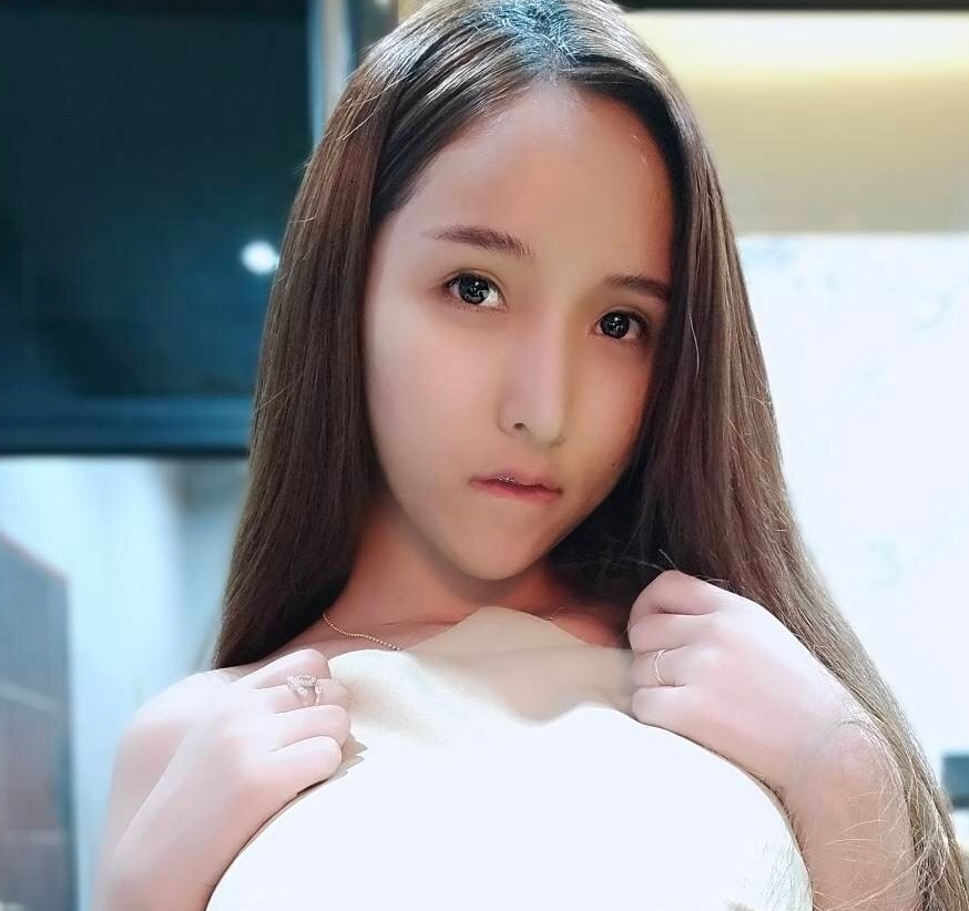 Aom和Yumi:OnlyFans明星28v1.5g视频收藏珍品