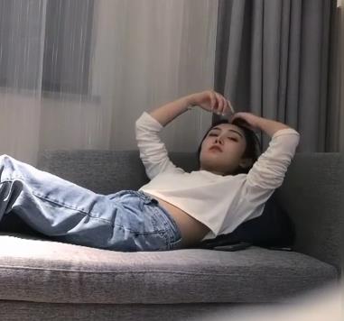 校园美女自拍合集,大三大四学姐颜值身材超赞