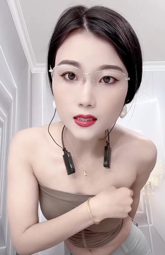 冷美人:后摇美臀诱惑,4小时16分6.5G,73个视频