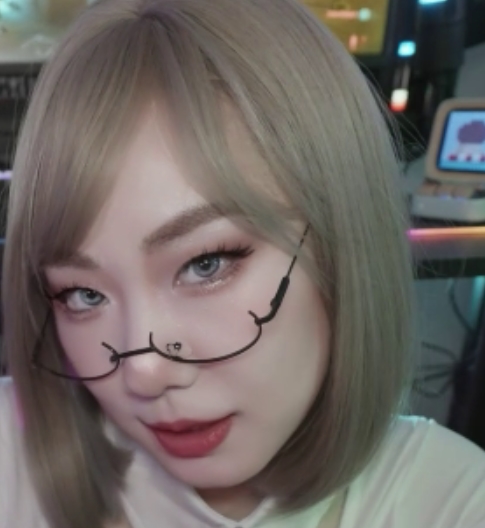 性感美女芝芝长靴肉丝视频教程,脚脸精致褶皱文件有效