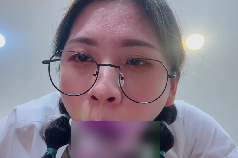 快来下载这场2V和5P的大战吧!1.34GB的精彩内容等你来探索!