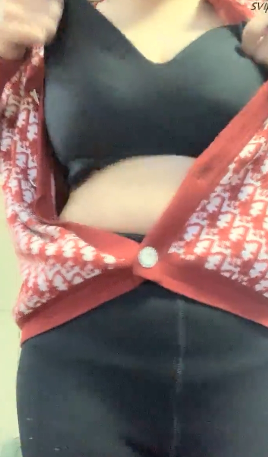 “优雅奶妈挤馒头聊天6v2.1g,别错过!”