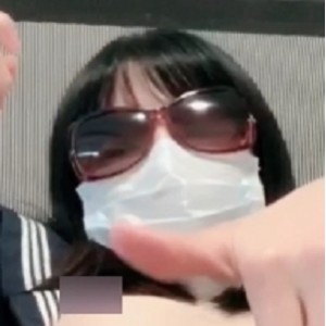 网红美少女喵兔兔黑丝展露，迷人美腿吸睛