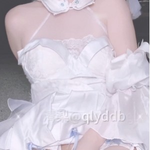 清梨双人私拍福利合集2部1G超甜互动